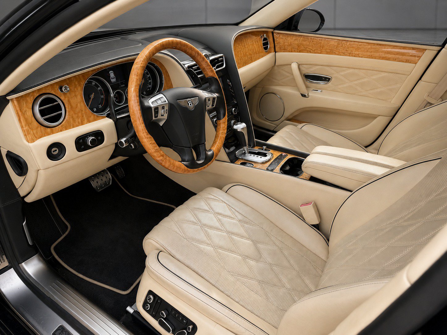 Used 2014 Bentley Flying Spur W12 AWD/4WD image 8