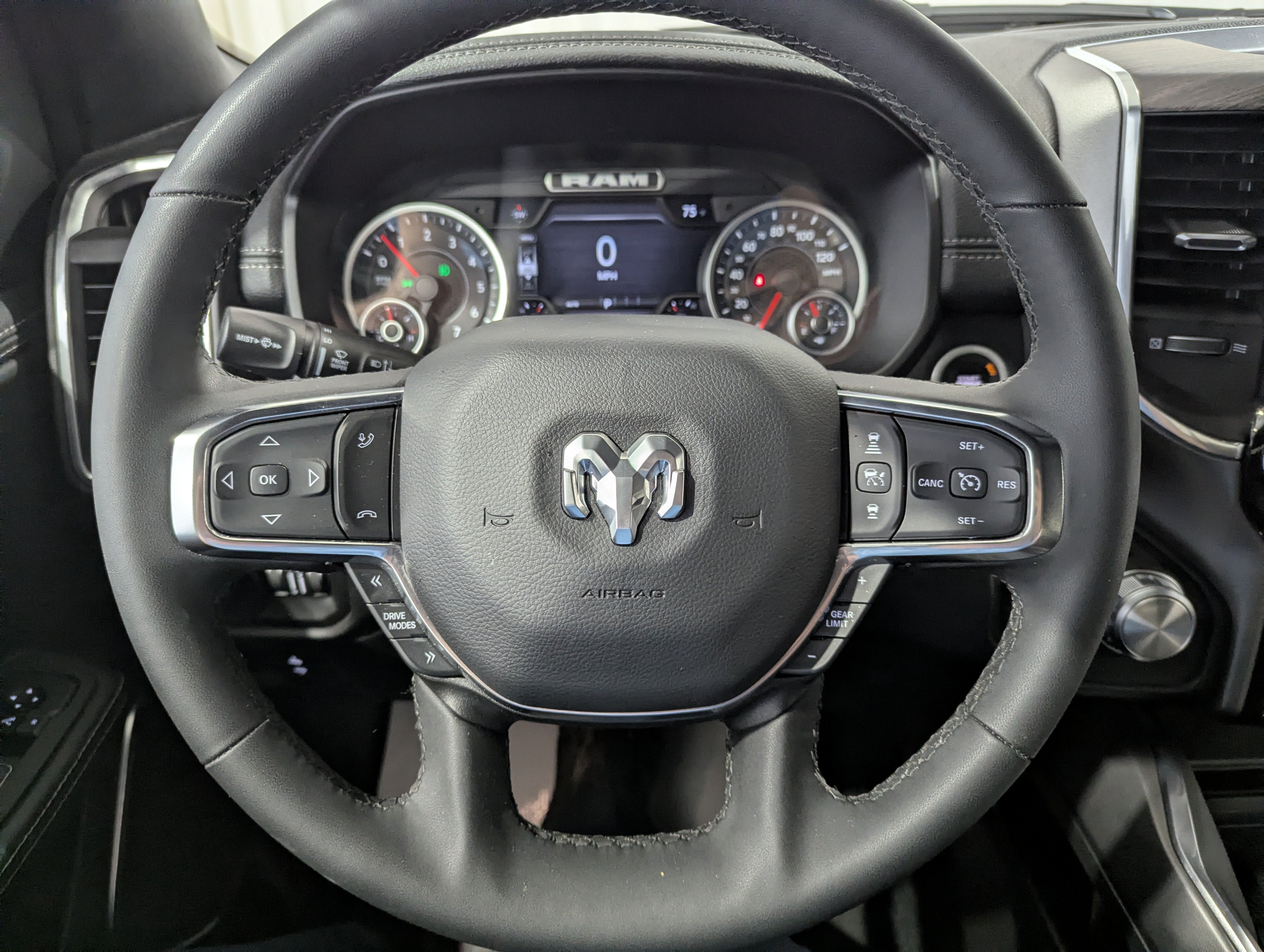 Used 2026 RAM 1500 Laramie AWD/4WD image 18