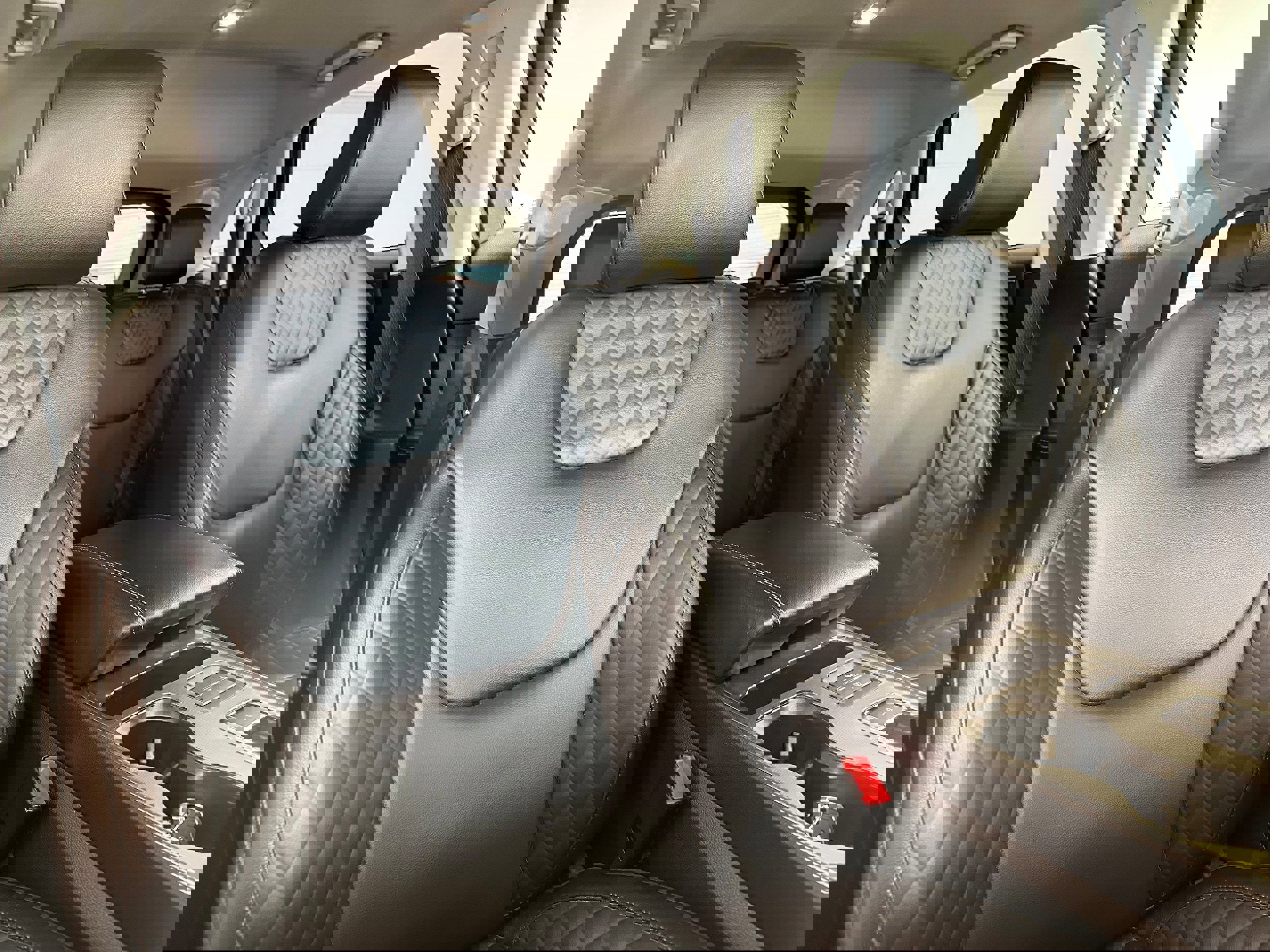 Used 2024 Ford Edge Titanium image 15