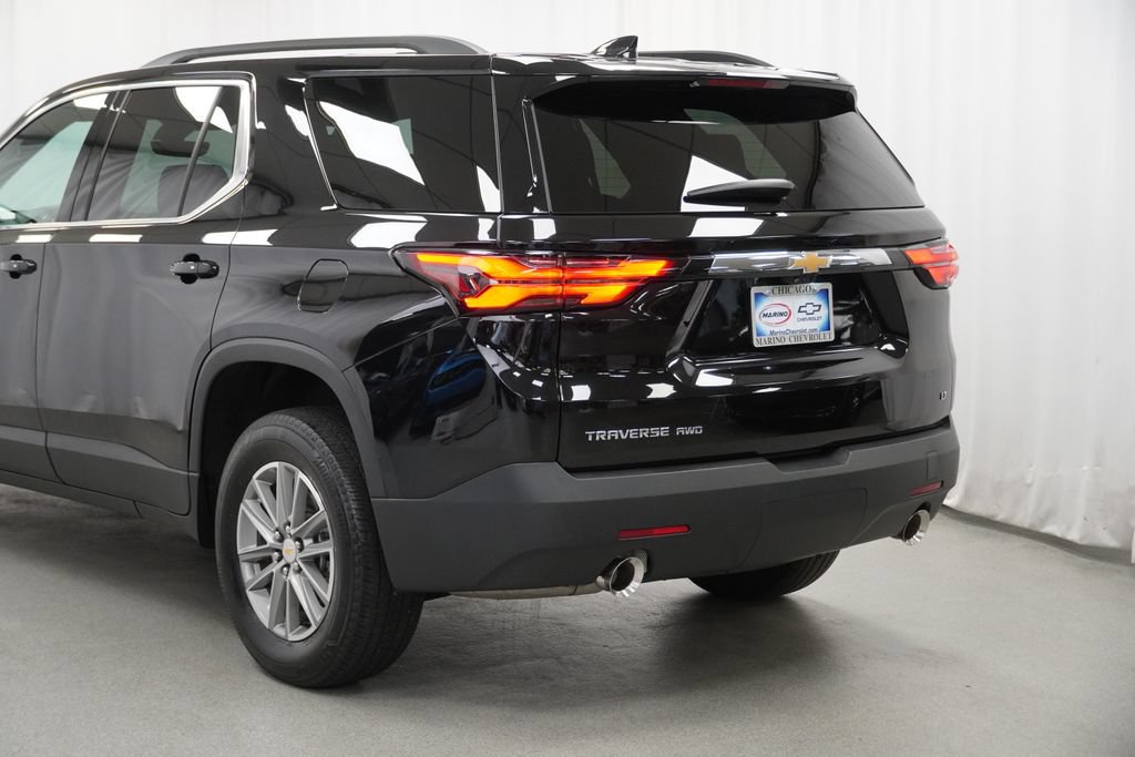 Used 2023 Chevrolet Traverse LT w/ Rear Camera Mirror Package AWD/4WD image 39