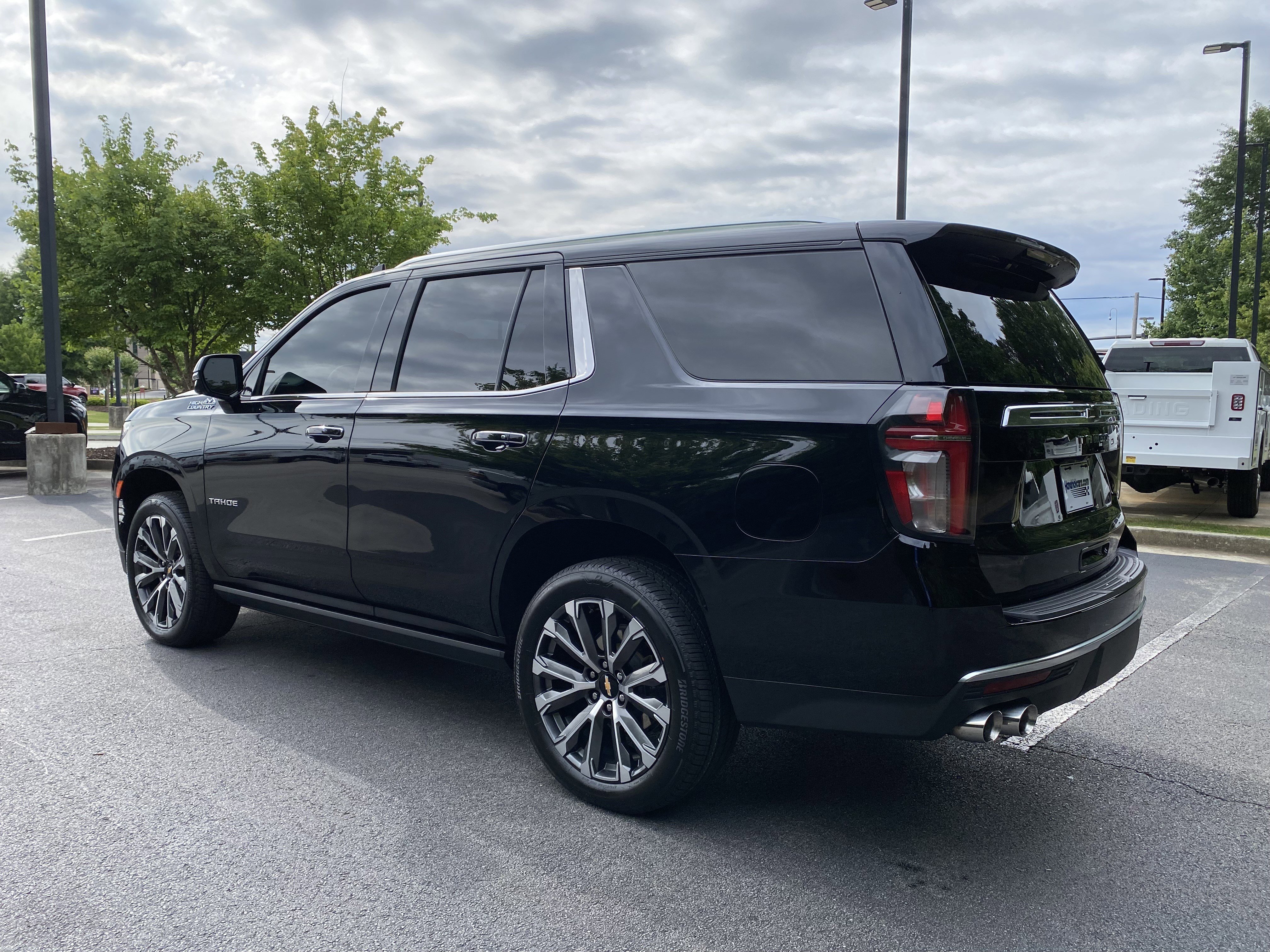 Used 2024 Chevrolet Tahoe High Country AWD/4WD image 7
