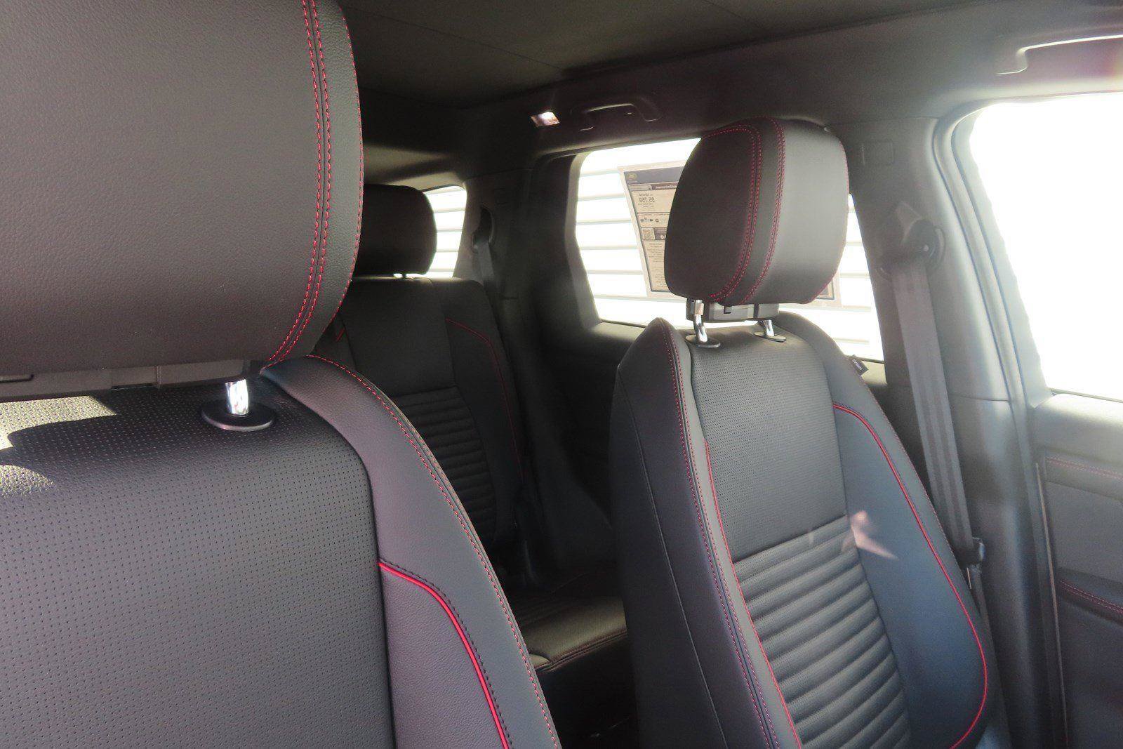 Used 2023 Land Rover Discovery Sport SE R-Dynamic AWD/4WD image 4
