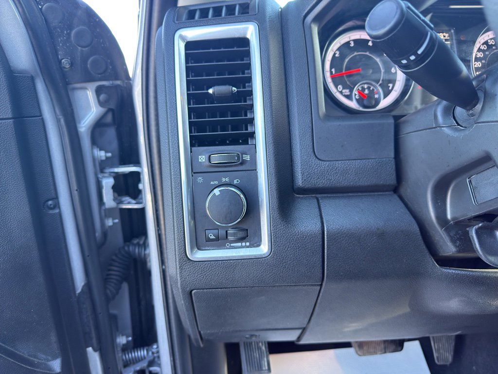 Used 2023 RAM 1500 Classic SLT AWD/4WD image 10