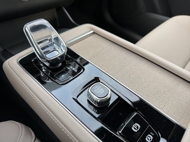 New 2026 Volvo XC90 B6 Plus w/ Protection Package Premier AWD/4WD image 19