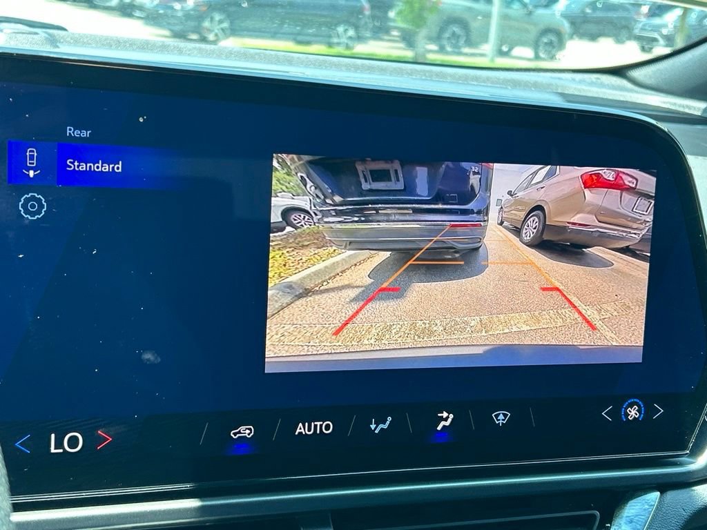 Used 2025 Chevrolet Equinox EV LT FWD image 30
