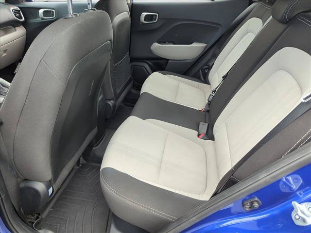 Used 2023 Hyundai Venue SEL FWD image 18