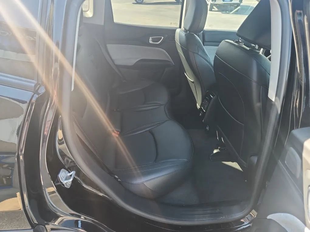 Used 2022 Jeep Compass Latitude w/ Sun and Sound Group image 8