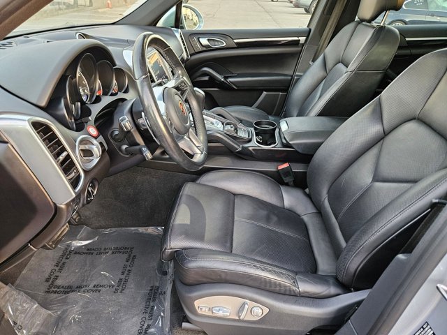 Used 2017 Porsche Cayenne Platinum Edition AWD/4WD image 17