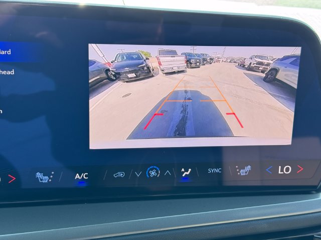 Certified 2026 Chevrolet Traverse LT w/ Driver Confidence Package FWD image 17