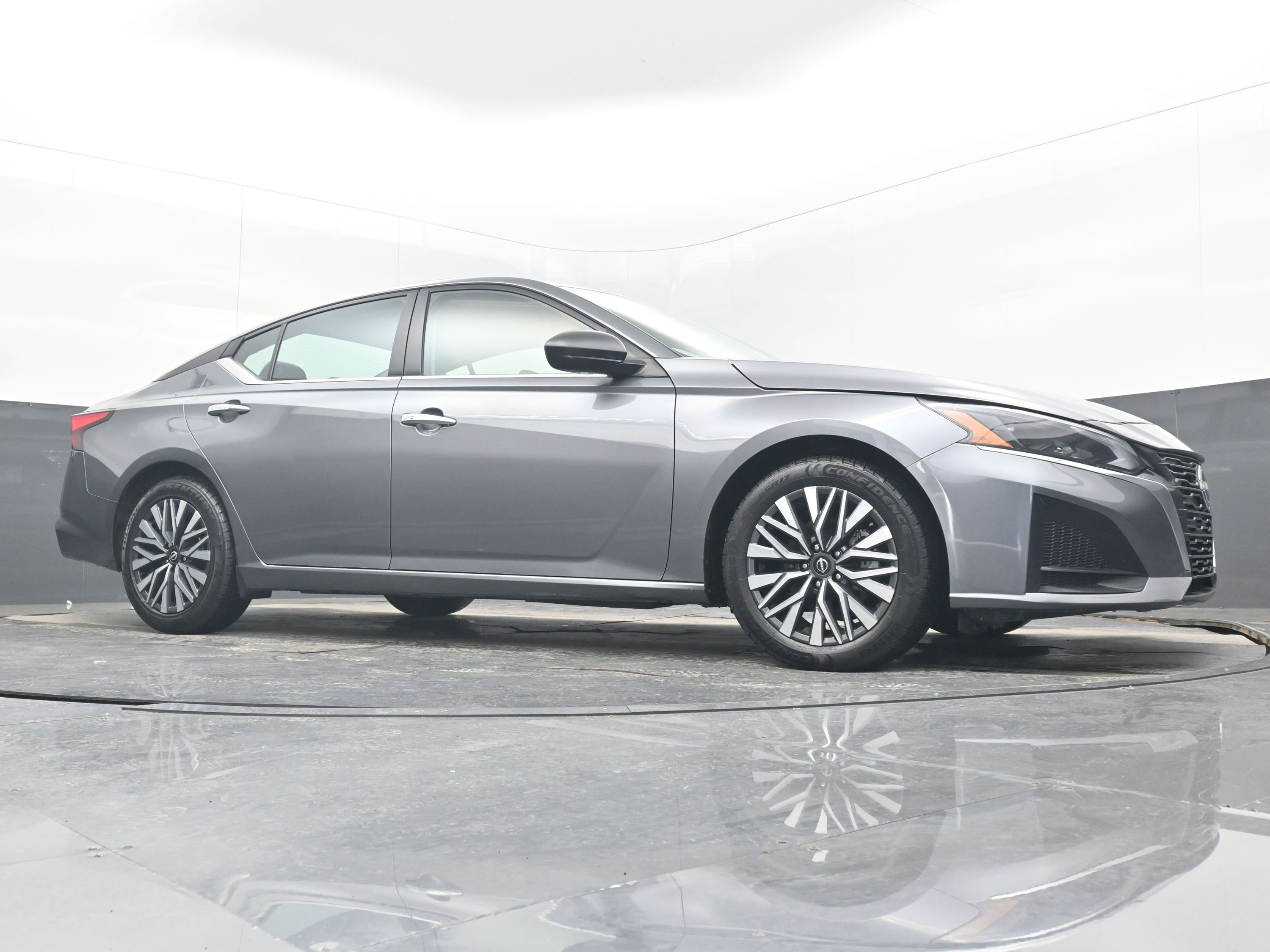 Used 2024 Nissan Altima 2.5 SV image 20