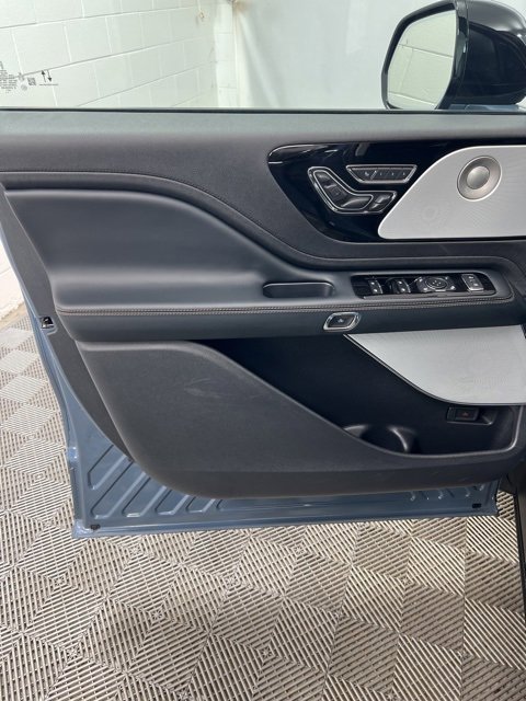 New 2025 Lincoln Aviator Reserve w/ Equipment Group 201A image 8