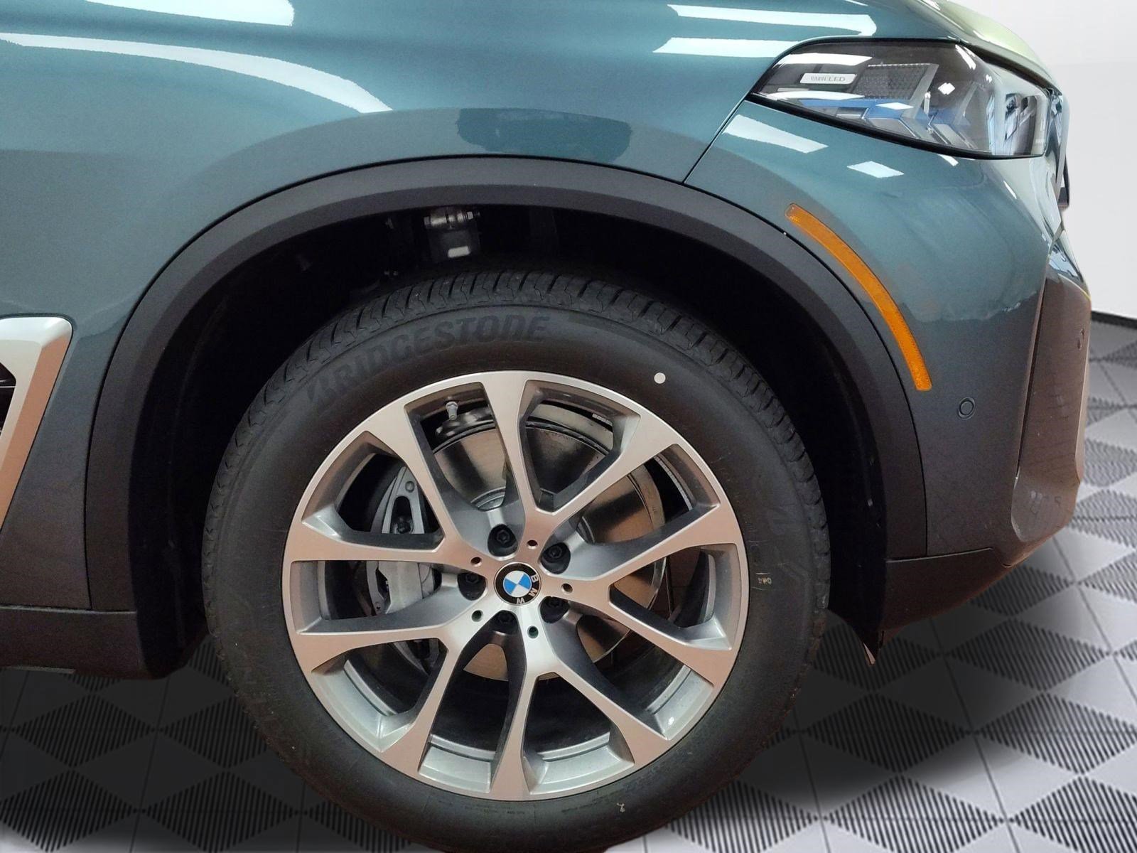 Used 2026 BMW X5 xDrive40i w/ Premium Package image 9