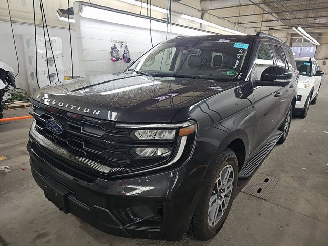 Used 2025 Ford Expedition Active image 20