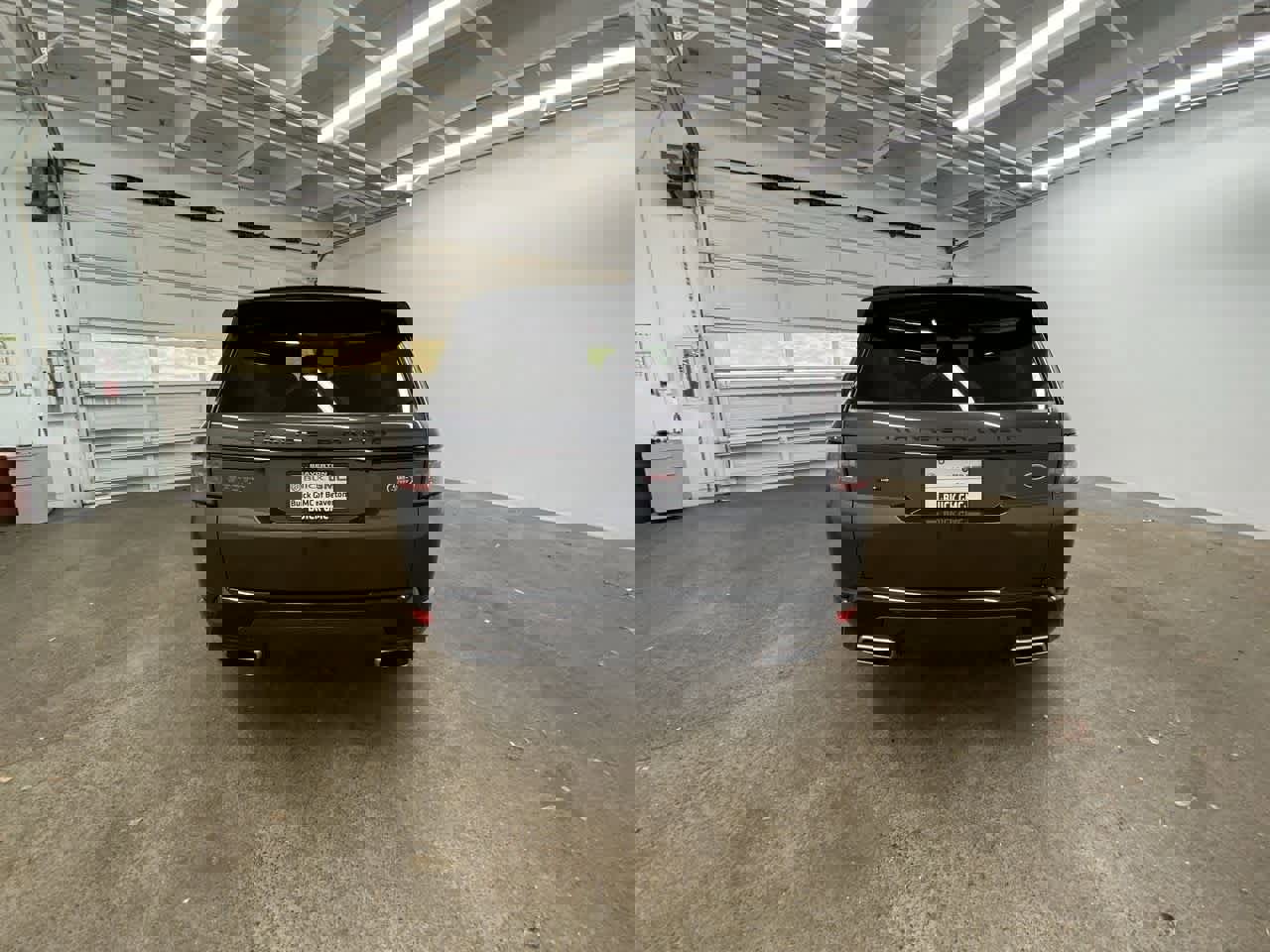 Used 2022 Land Rover Range Rover Sport HST image 5