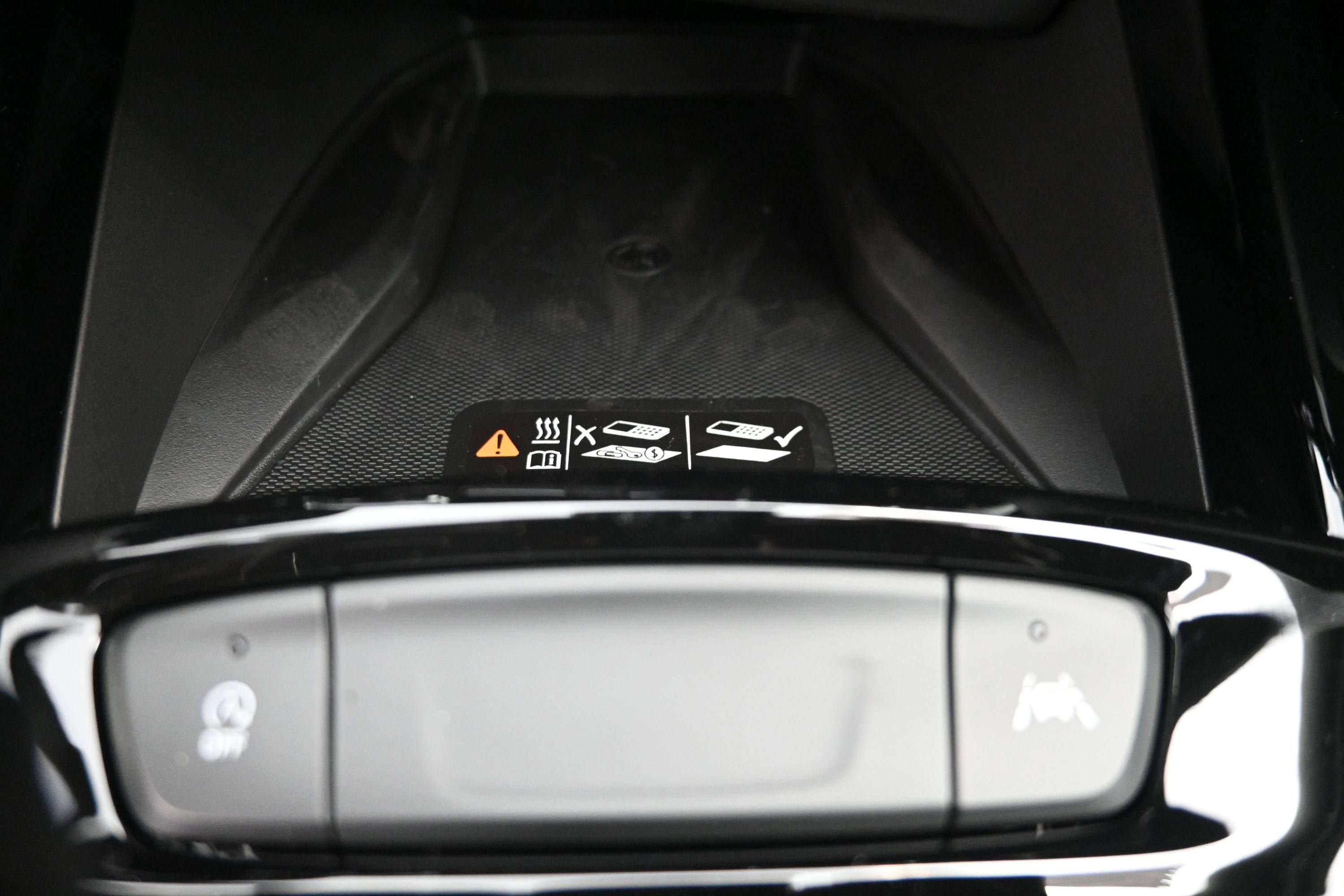 New 2026 Chevrolet Trax RS w/ Sunroof Package FWD image 20