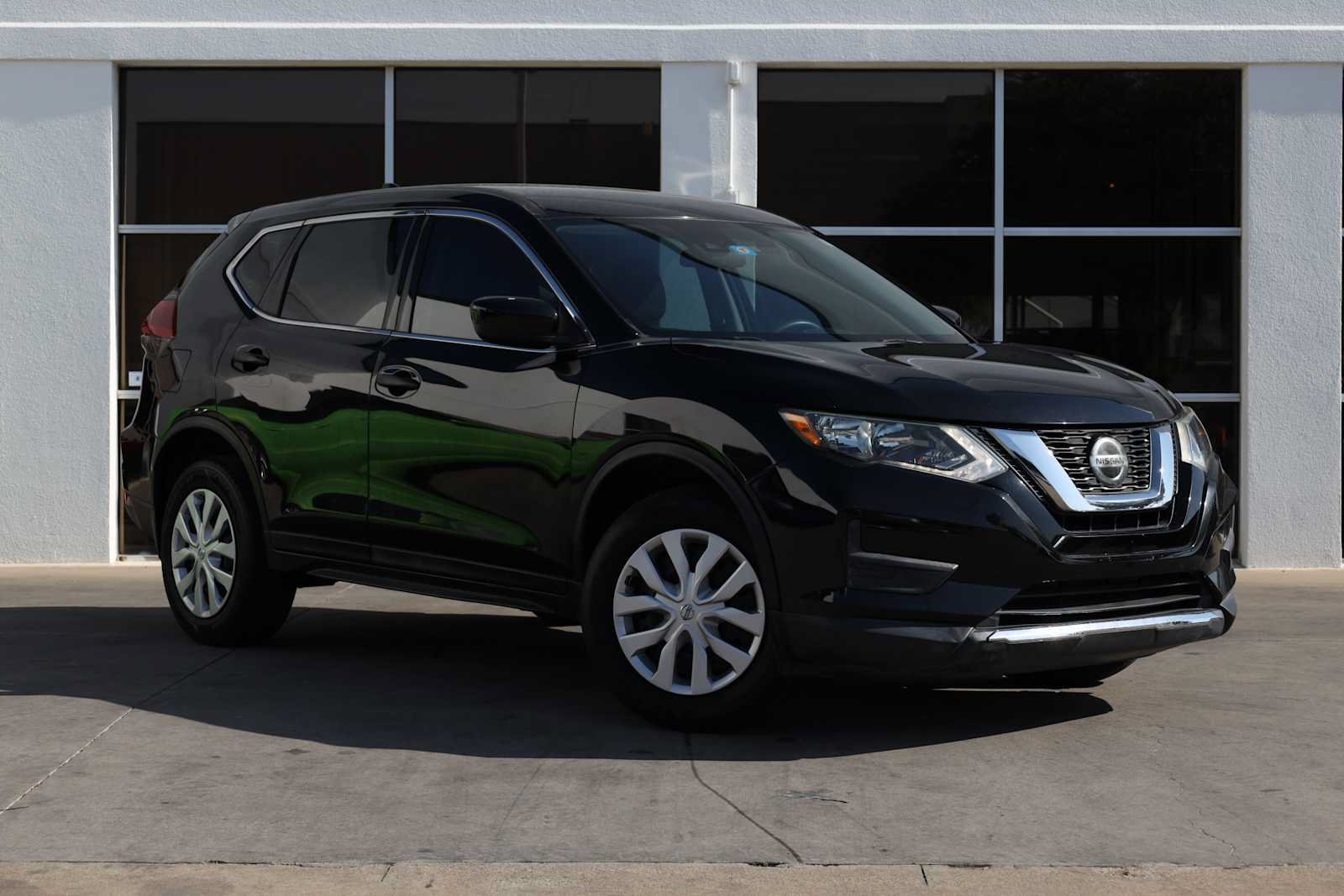Used 2019 Nissan Rogue S AWD/4WD image 6