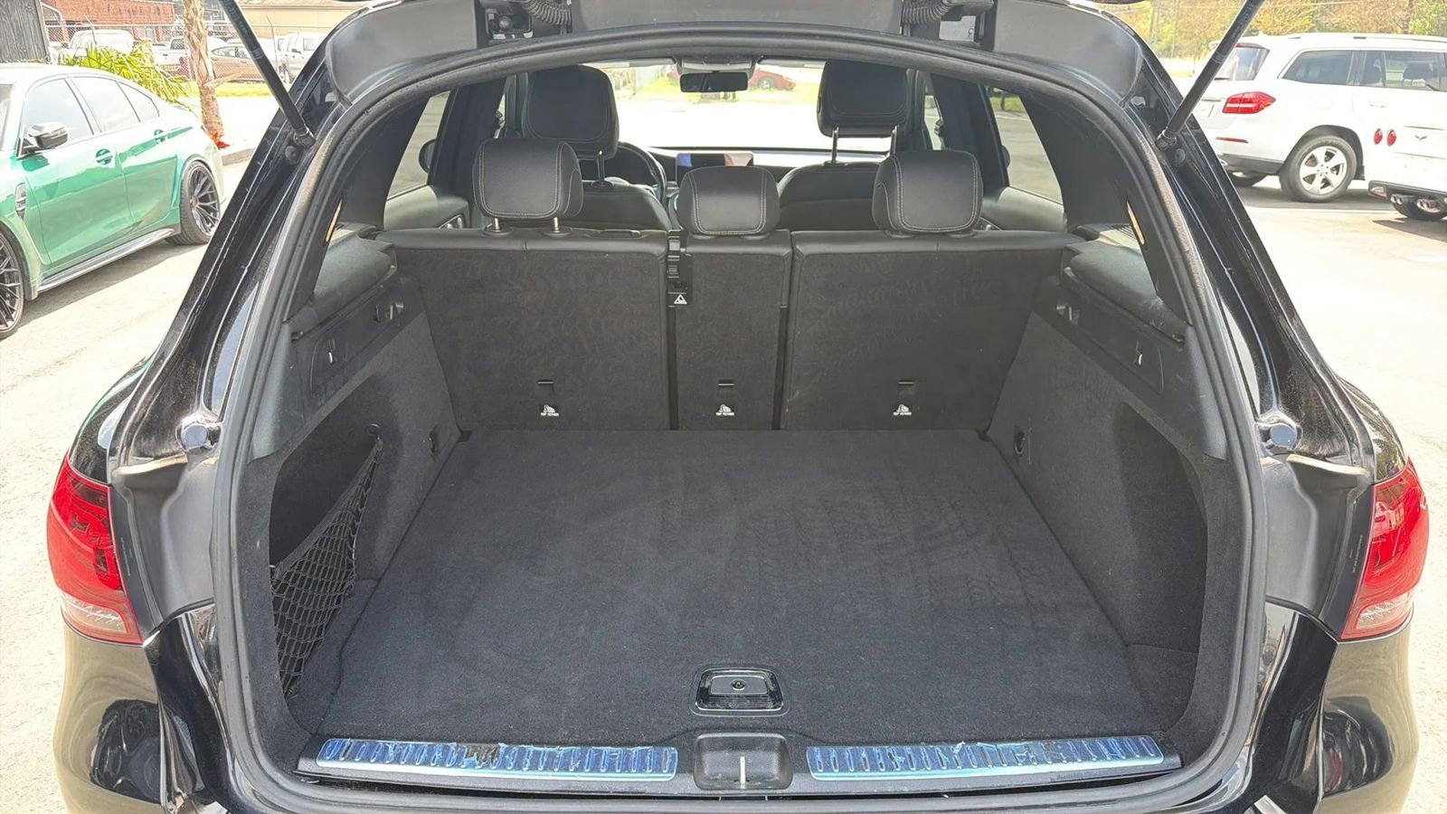 Used 2020 Mercedes-Benz GLC 300 image 9