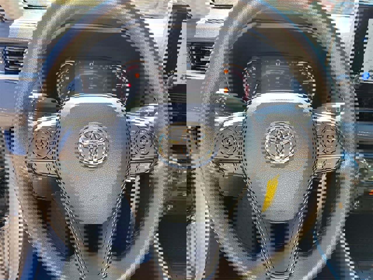 Used 2025 Toyota RAV4 LE image 18