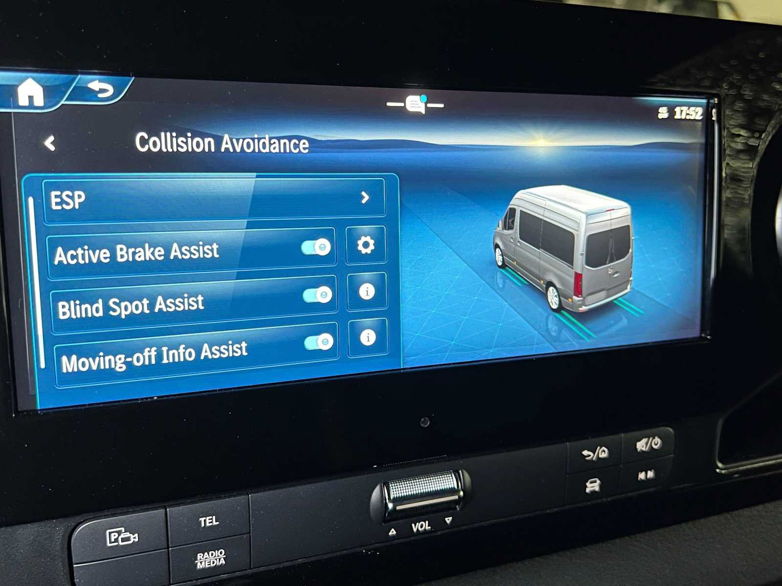 Used 2025 Mercedes-Benz Sprinter 2500 image 34