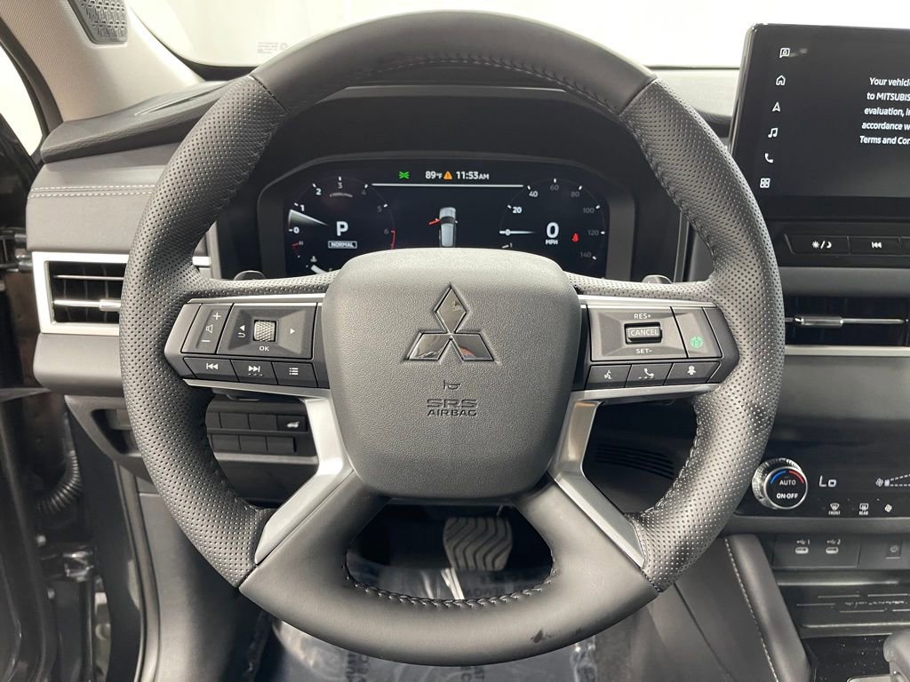 New 2025 Mitsubishi Outlander SE image 6