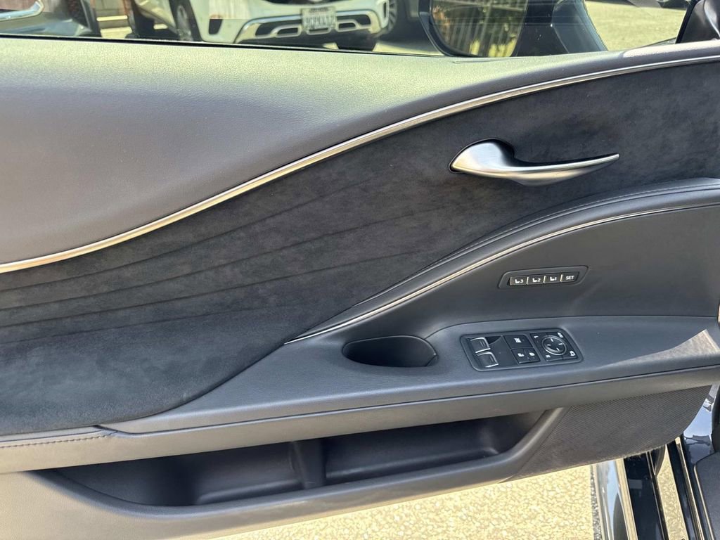 Used 2018 Lexus LC 500 Coupe w/ Touring Package RWD image 9