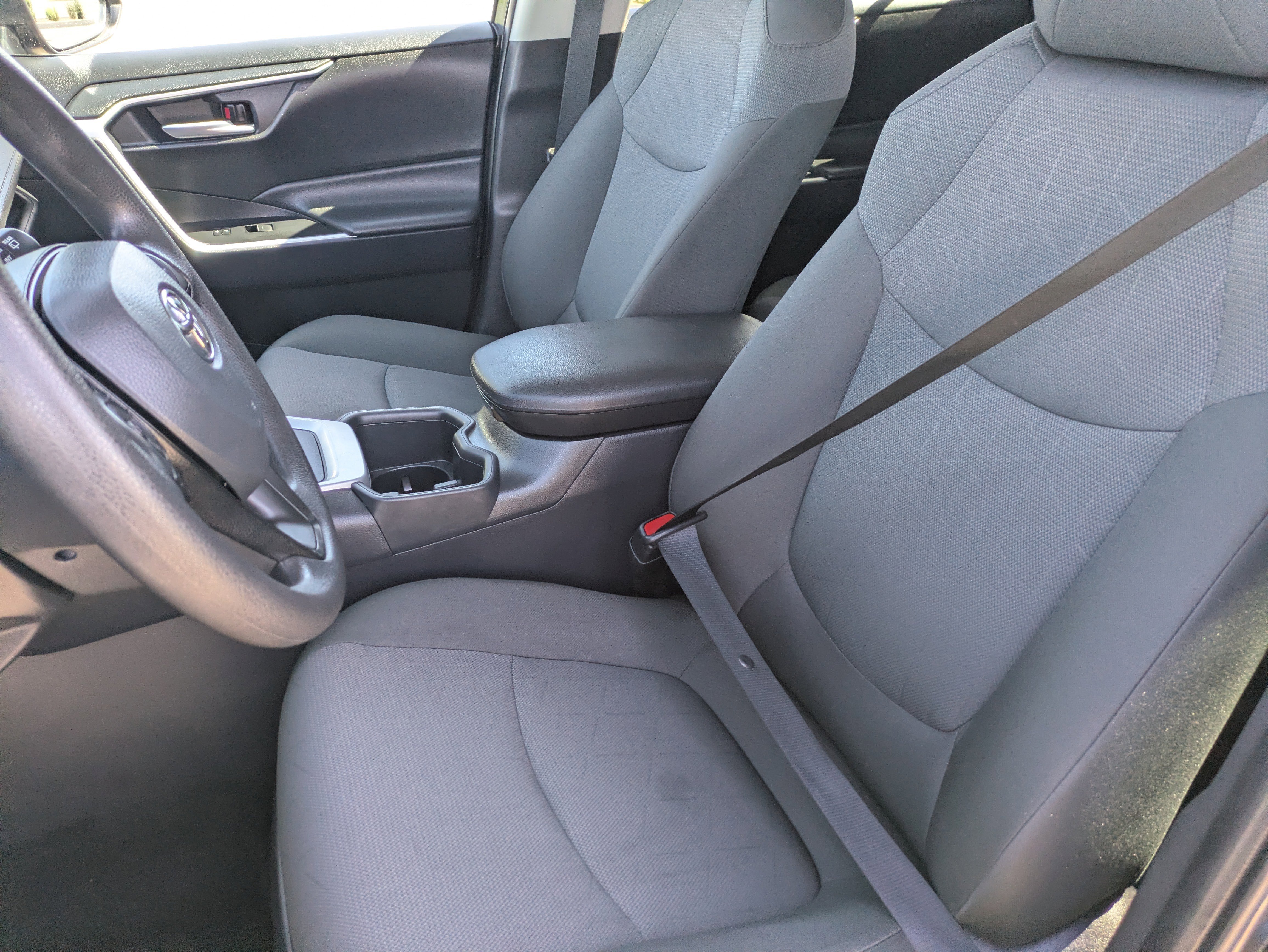 Used 2025 Toyota RAV4 XLE AWD/4WD image 26