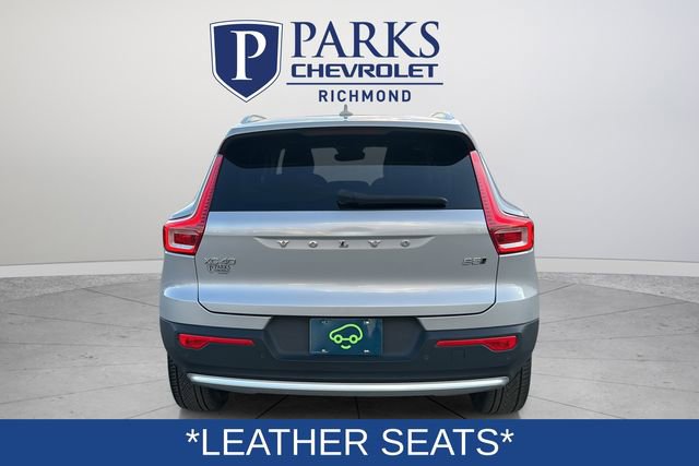 Used 2023 Volvo XC40 B5 Plus image 6