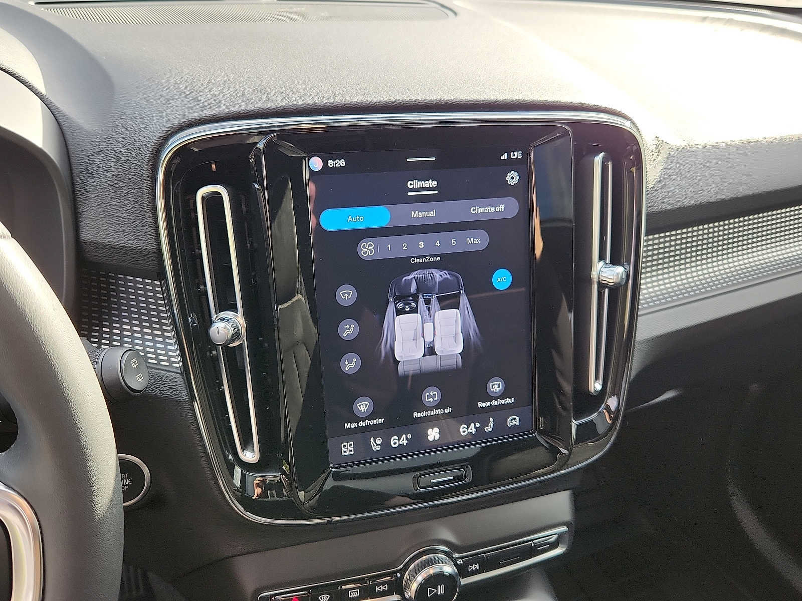 Certified 2023 Volvo XC40 B5 Plus w/ Climate Package AWD/4WD image 15