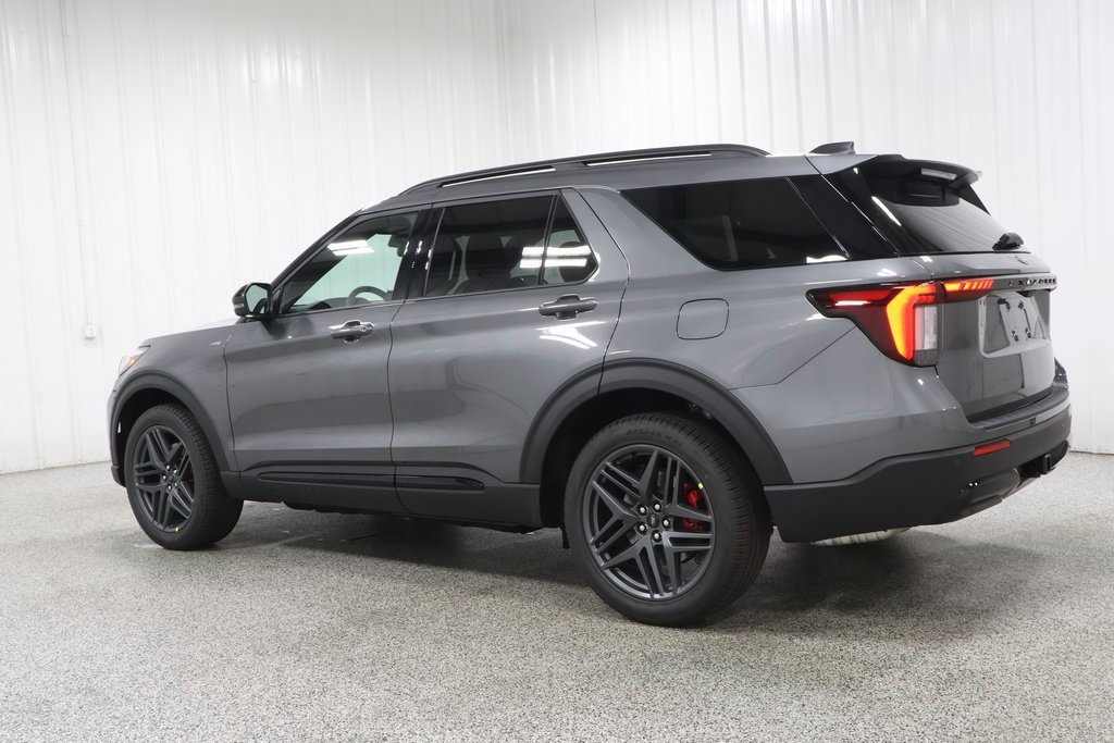 New 2026 Ford Explorer ST-Line w/ ST-Line Street Pack image 4