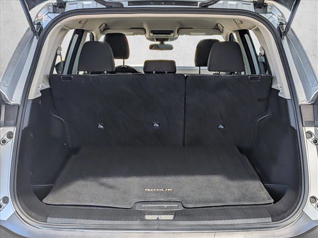 Used 2023 Nissan Rogue SV image 6