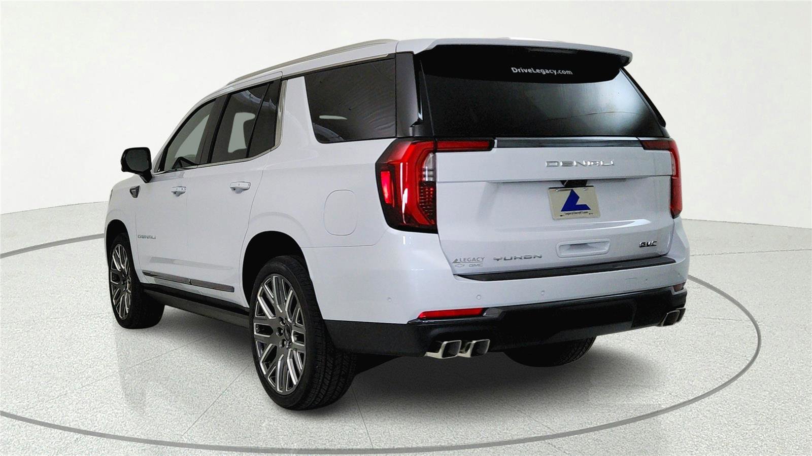 New 2026 GMC Yukon Denali Ultimate AWD/4WD image 3