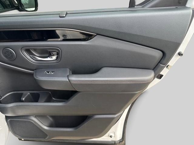 Used 2023 Honda Pilot TrailSport image 18