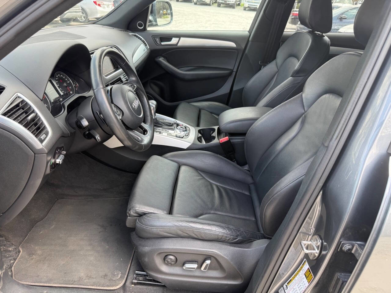 Used 2017 Audi Q5 2.0T Premium Plus w/ Technology Package image 18