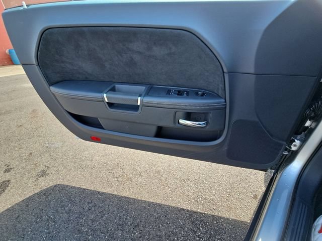 Used 2009 Dodge Challenger SRT8 w/ SRT Option Group II RWD image 24