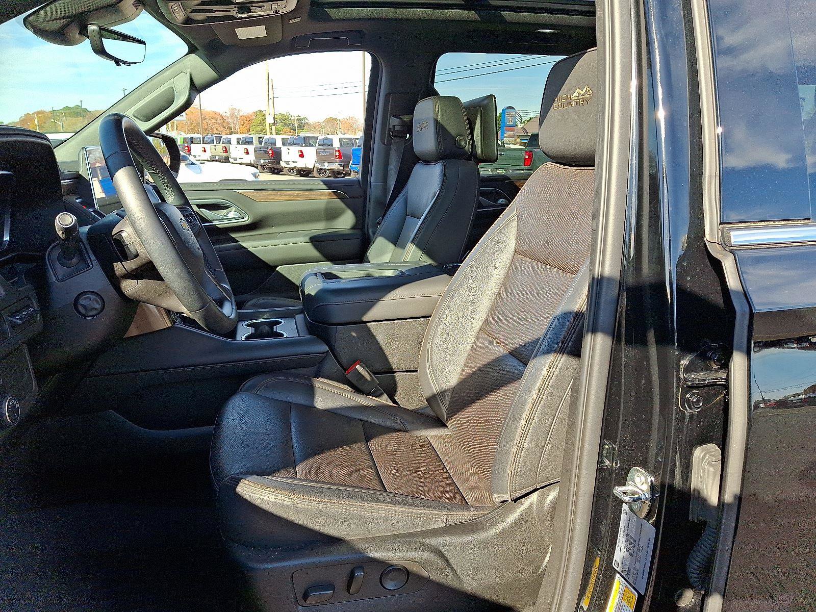 Used 2023 Chevrolet Suburban High Country image 42