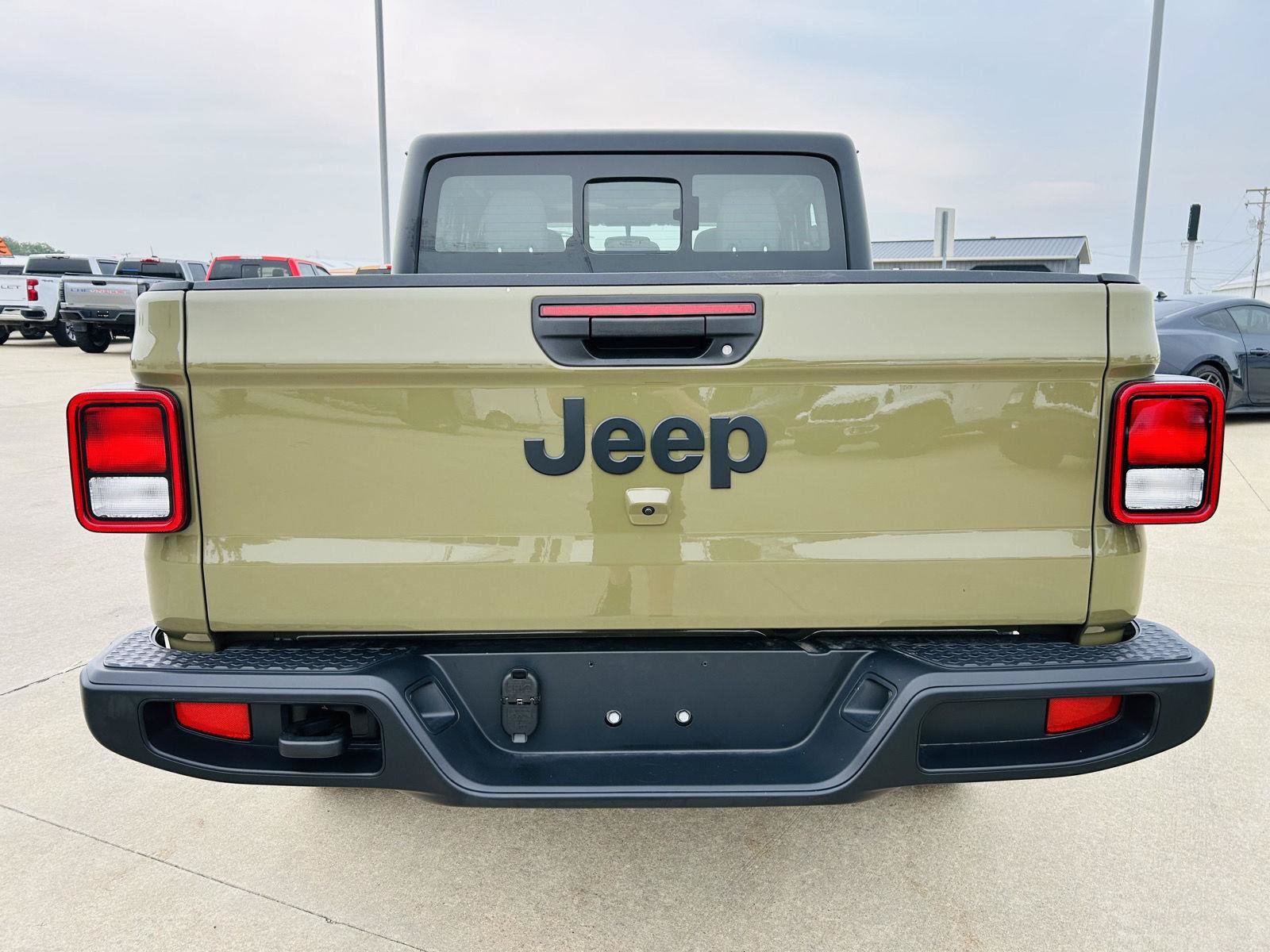 New 2026 Jeep Gladiator Sport AWD/4WD image 33