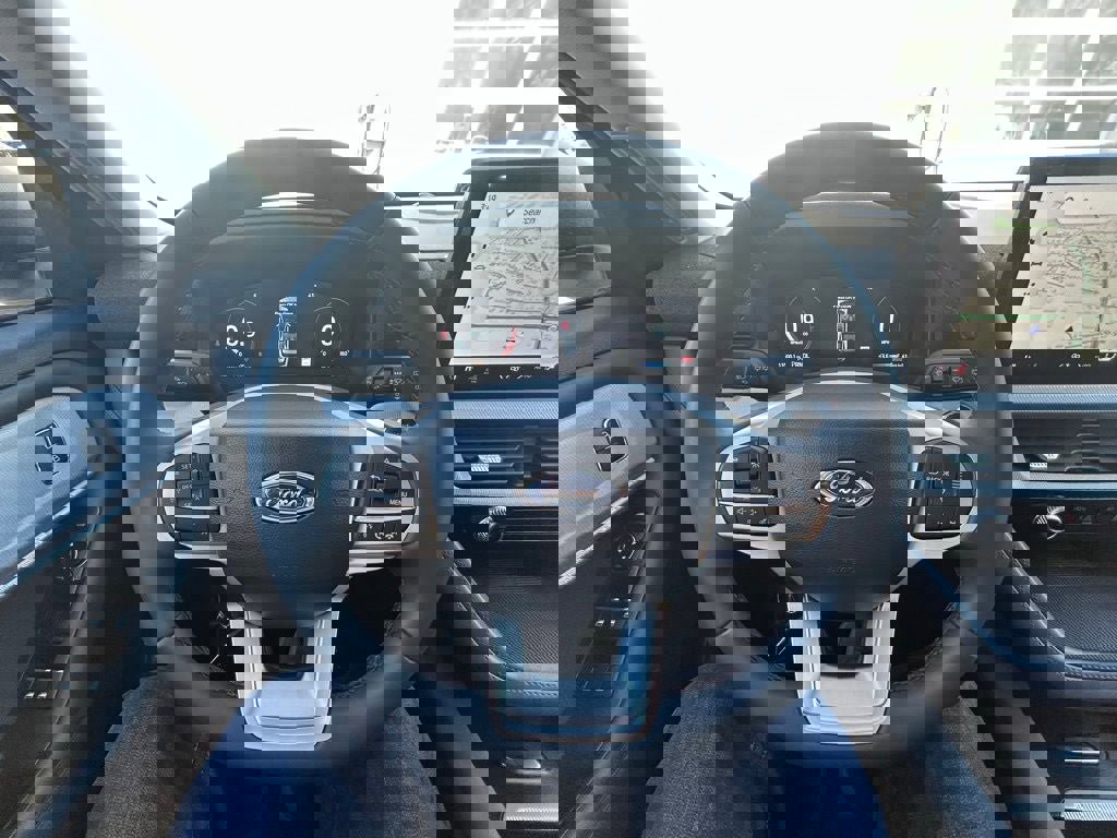 Used 2025 Ford Explorer Active image 14