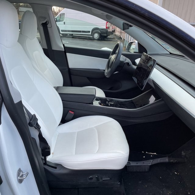 Used 2021 Tesla Model Y Long Range image 7