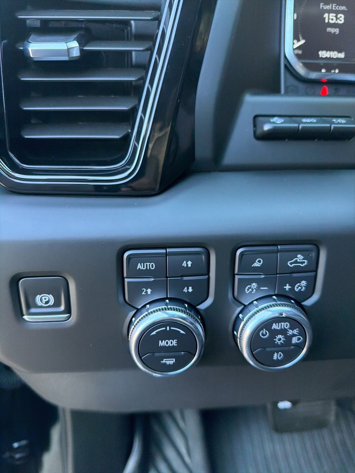 Used 2024 GMC Sierra 1500 AT4X w/ AT4X AEV Edition image 17