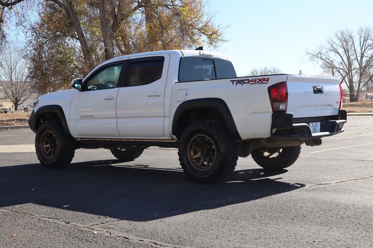 Used 2018 Toyota Tacoma TRD Off-Road AWD/4WD image 7