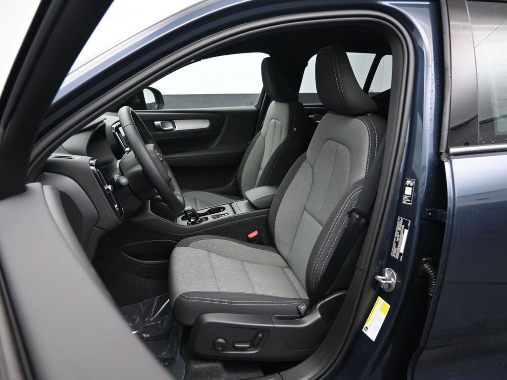 New 2026 Volvo XC40 B5 Core w/ Protection Package Premier AWD/4WD image 20