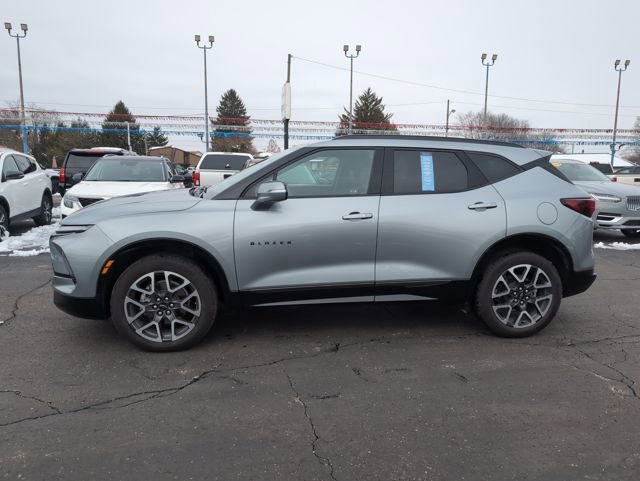 Used 2025 Chevrolet Blazer RS image 4