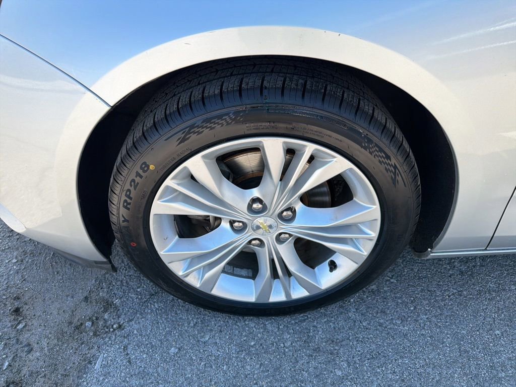 Used 2015 Chevrolet Impala LT FWD image 9