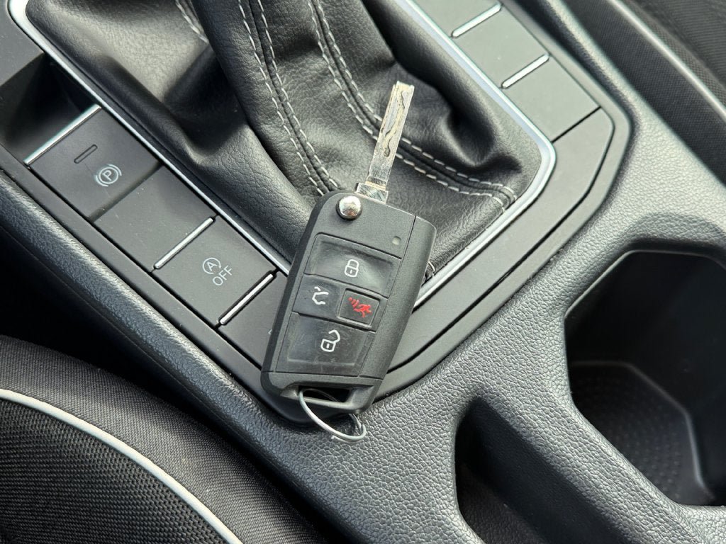 Used 2024 Volkswagen Jetta Sport FWD image 31