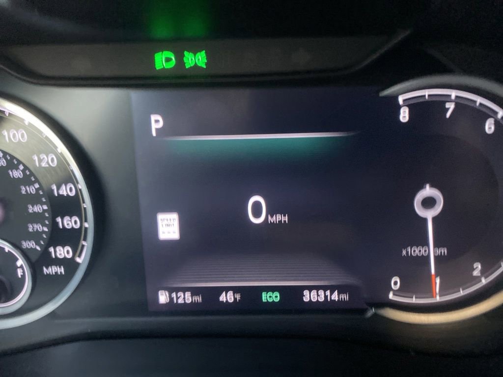 Used 2025 Genesis G70 2.5T image 19