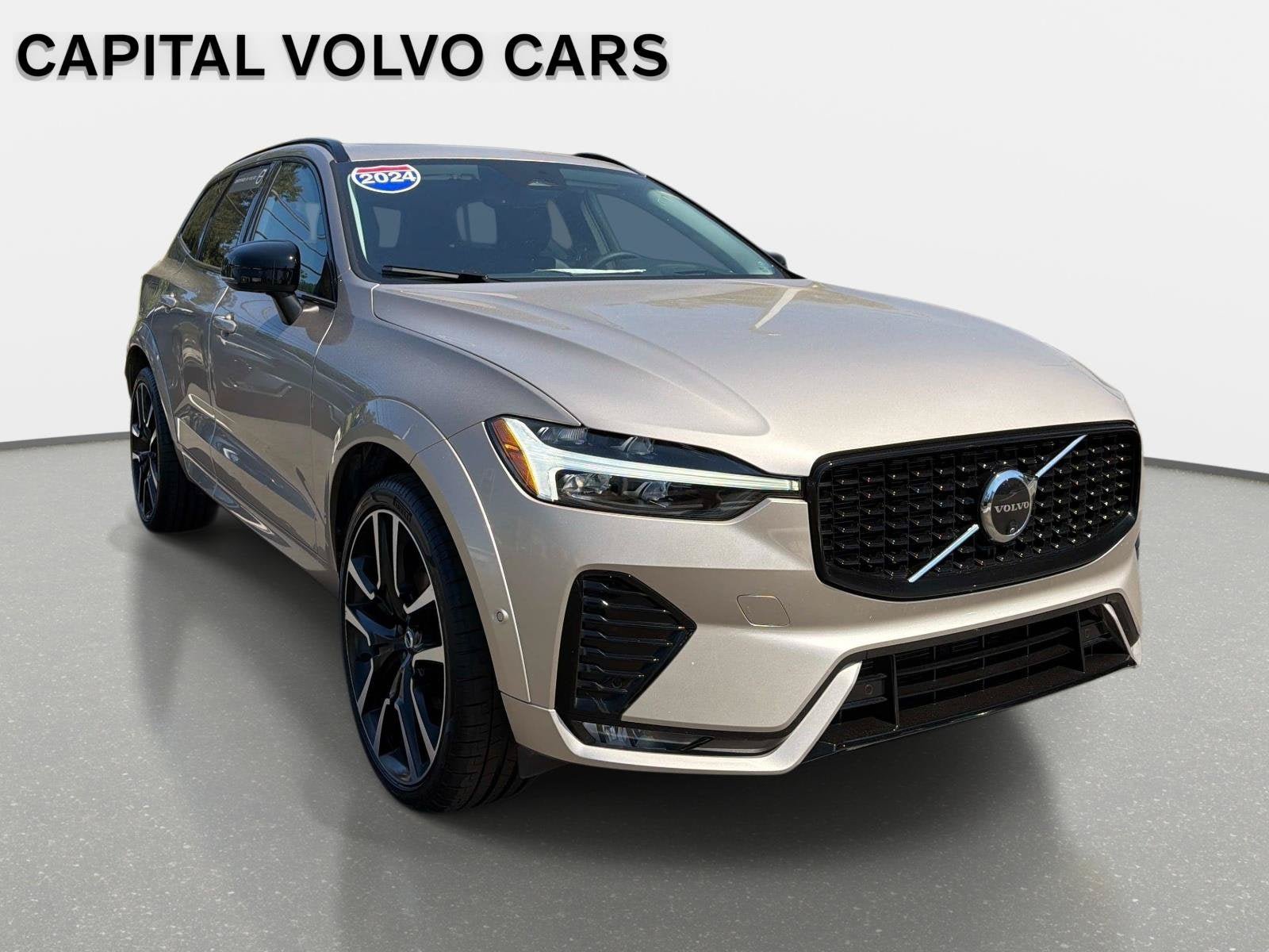 Certified 2024 Volvo XC60 B5 Ultimate w/ Protection Package Premier AWD/4WD image 3