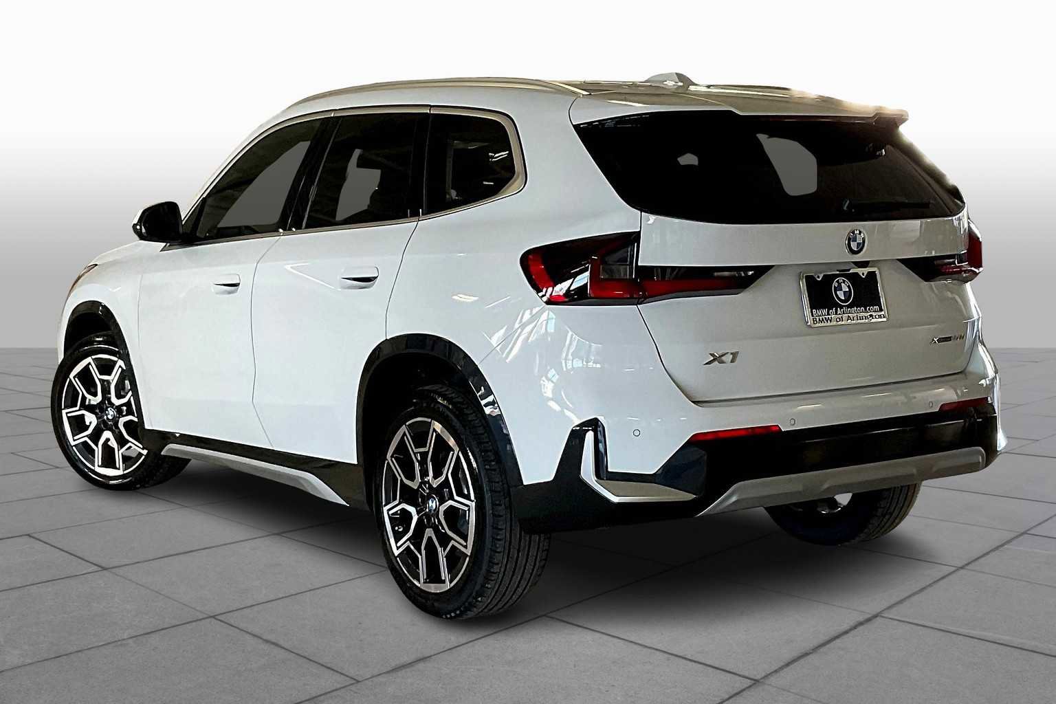 Used 2025 BMW X1 xDrive28i w/ Technology Package image 9