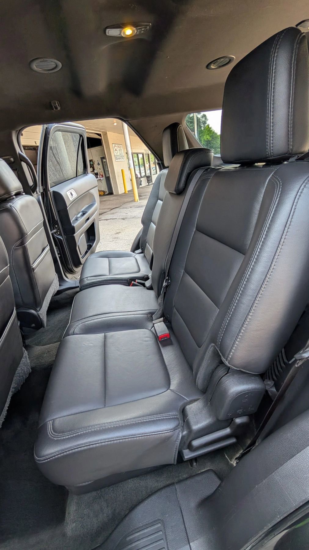 Used 2015 Ford Explorer XLT w/ Equipment Group 202A image 11