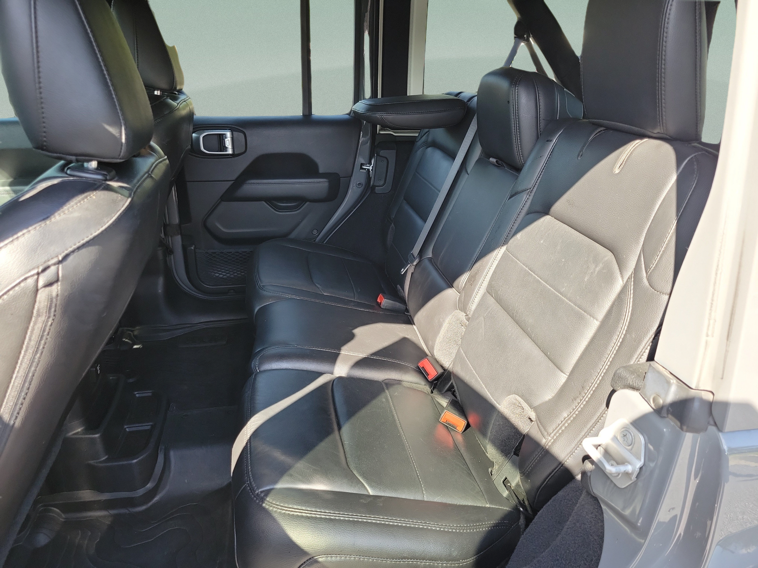 Used 2020 Jeep Wrangler Unlimited Sahara AWD/4WD image 24