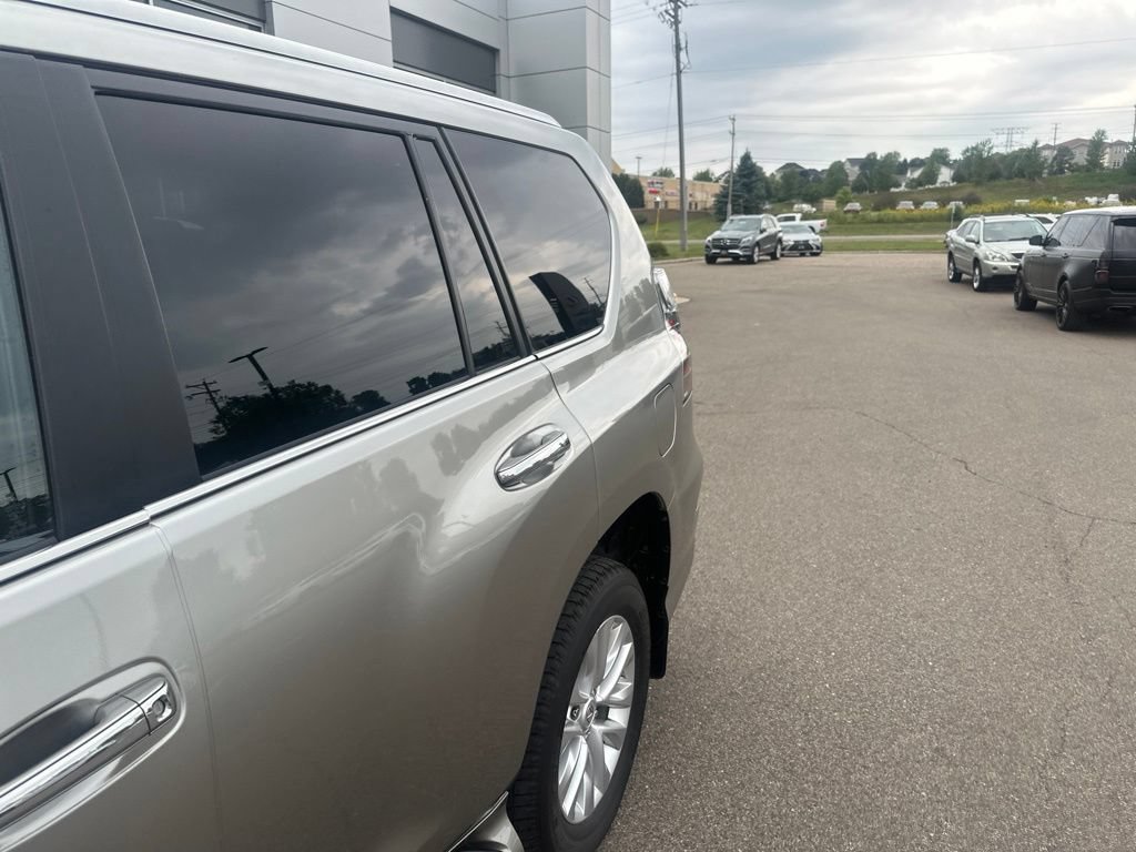 Certified 2022 Lexus GX 460 Premium w/ Premium Package AWD/4WD image 6